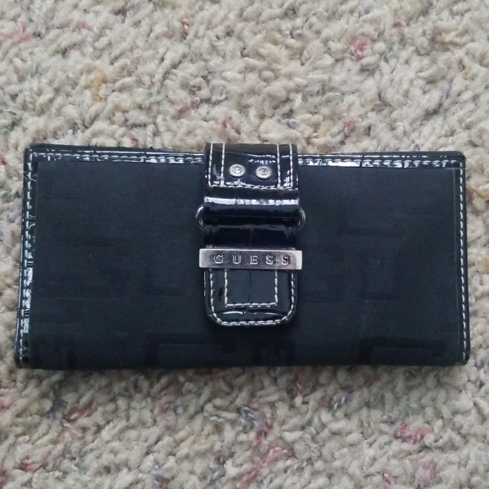 Guess wallet